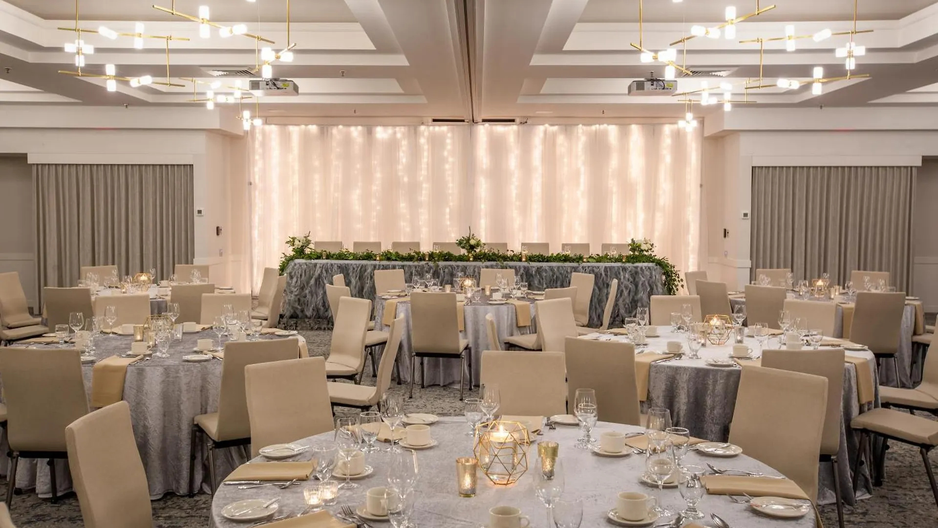 ***  Norwood Hotel Winnipeg Canada