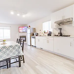 entire-suite-2-bdr-4bd-bright-and-spacious.calgaryhotelsearch.com/